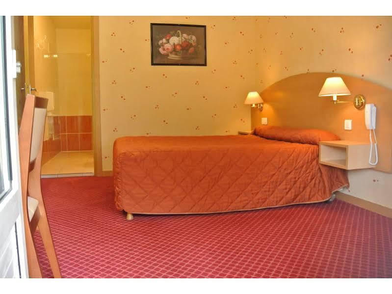Hotel Le Val Moret Magnant Extérieur photo