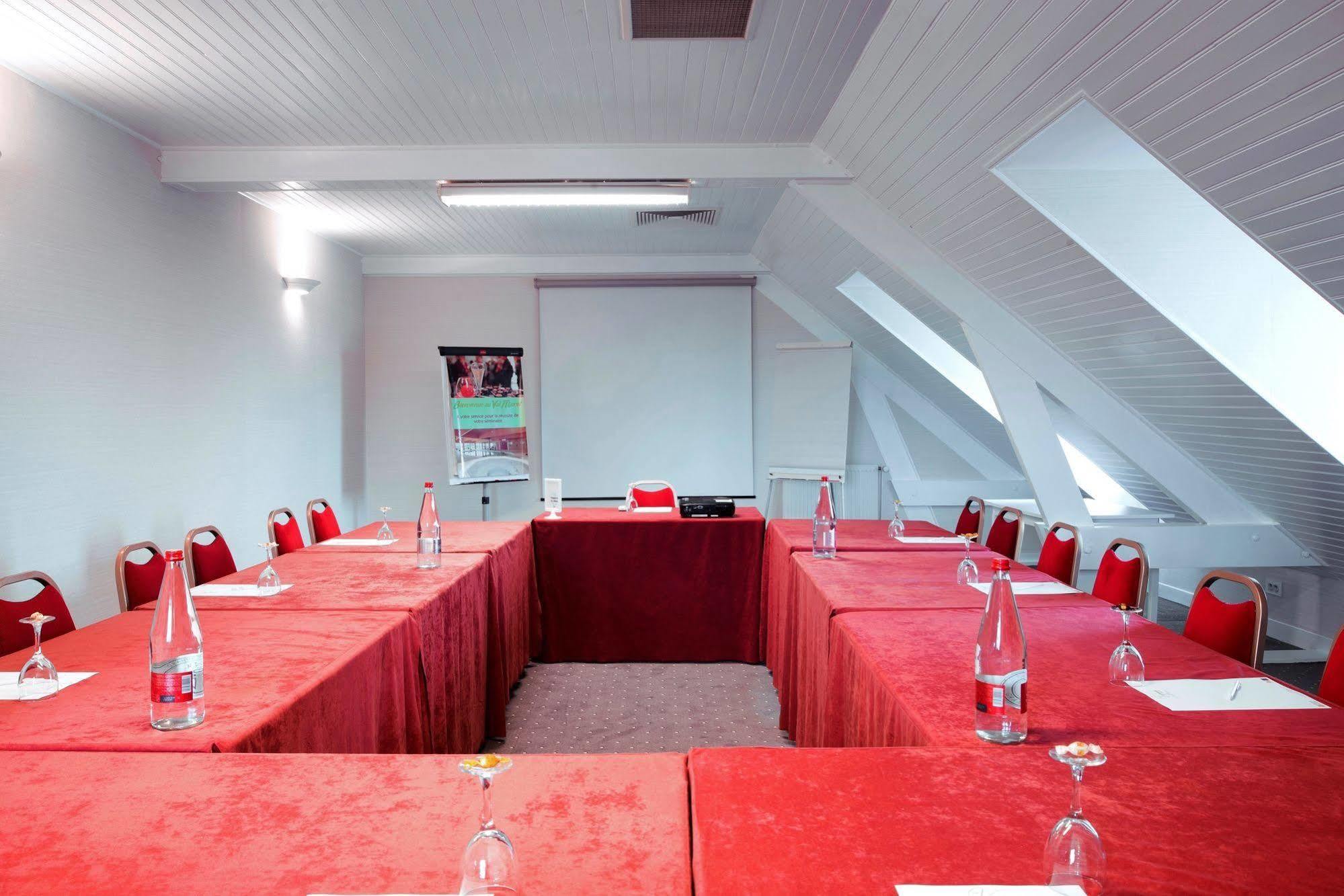 Hotel Le Val Moret Magnant Extérieur photo